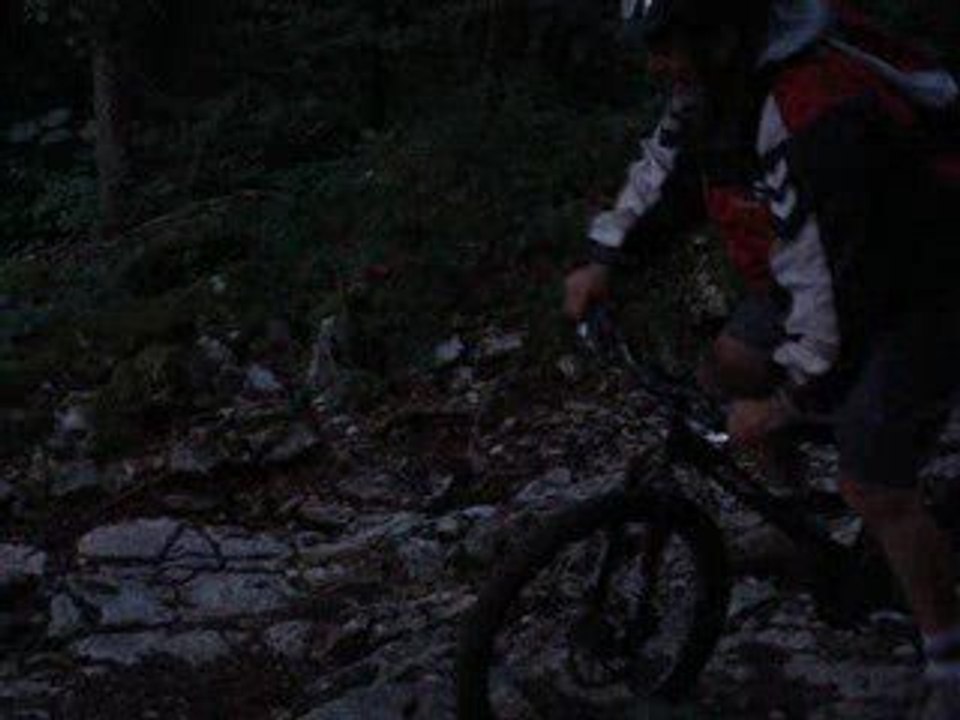 20090708 VTT Semnoz - Franchissement et chute