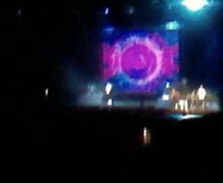 KERI . HILSON EN 1ER PARTIE IN PARIS/ZENITH LE 09 JUILLET 09