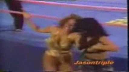 Ashley Cartier vs Palestina (GLOW Wrestling) Espanol