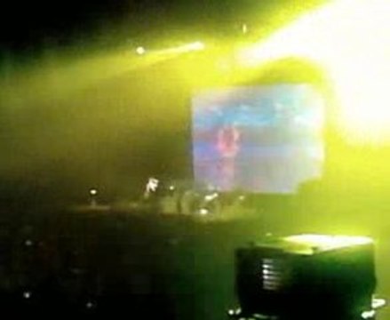 KERI . HILSON EN 1ER PARTIE IN PARIS/ZENITH LE 09 JUILLET 09