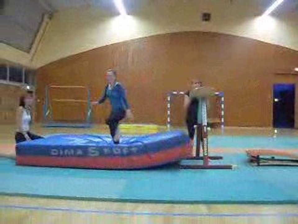 Adélaïde, Coline et Lisa au saut