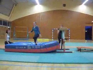 Adélaïde, Coline et Lisa au saut