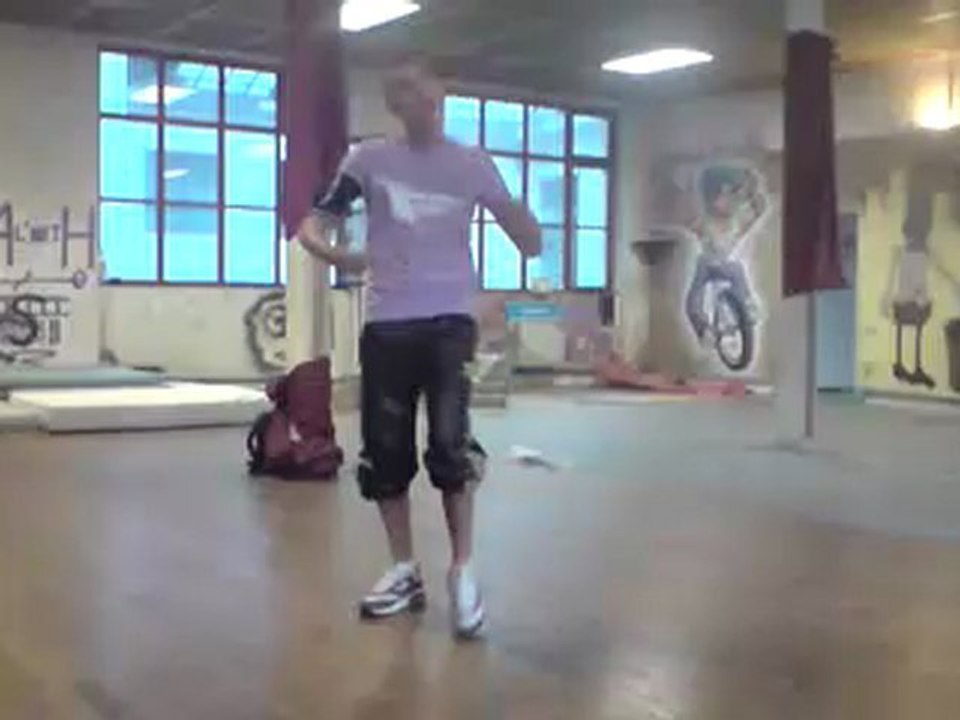 WALID AIE AIE AIE BOBO CUCU