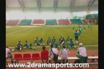 Samson Siasia flying Eagles In Qatar Egypt 2009 Training
