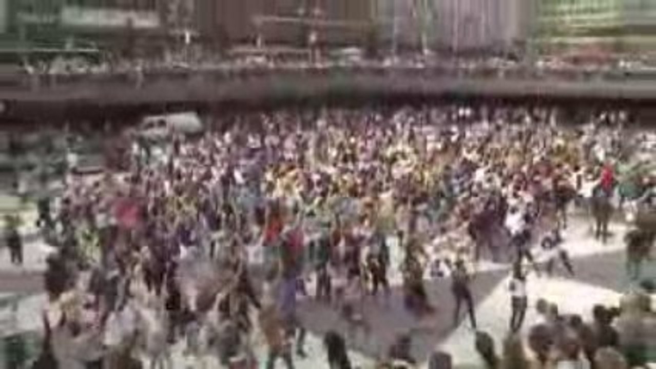 MJ Tribute "BEAT IT" - Flash Mob