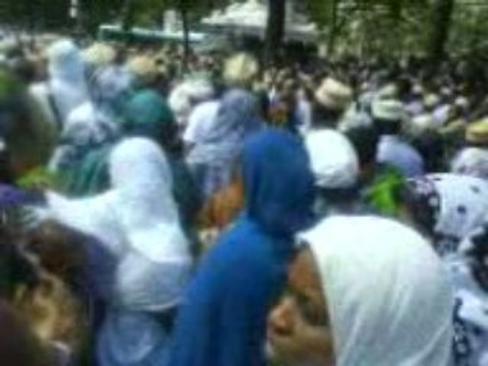 crash yemenia A310 comores marche silencieuse a paris