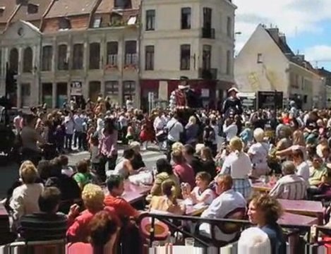 Au coeur du cortège des fêtes de Gayant de Douai