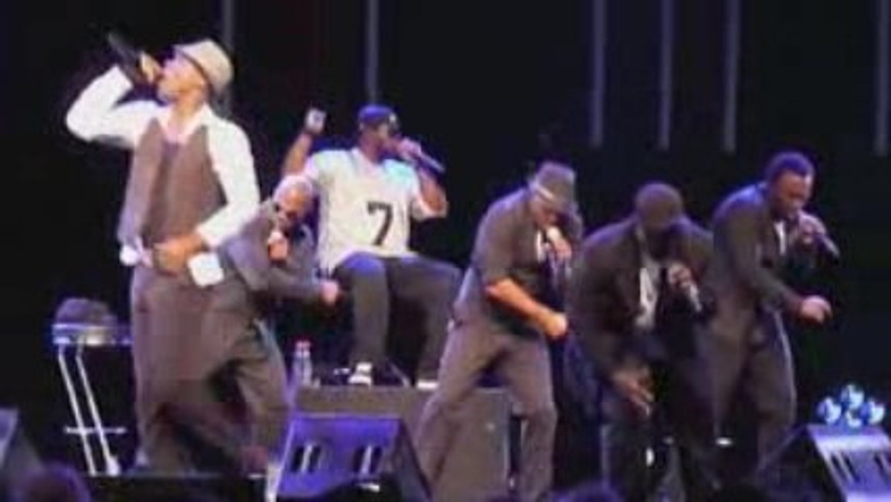 Naturally 7 live @ Montreux