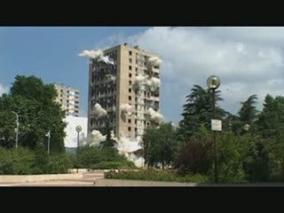 Destruction des tours de la ZUP Nord de Mâcon