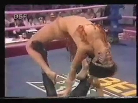 Little Feather vs Attache (GLOW Wrestling) German Deutsch