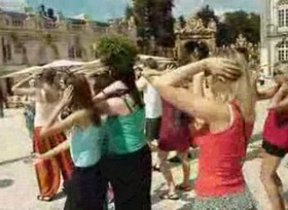 Flashmob Nancy Macarena place Stan