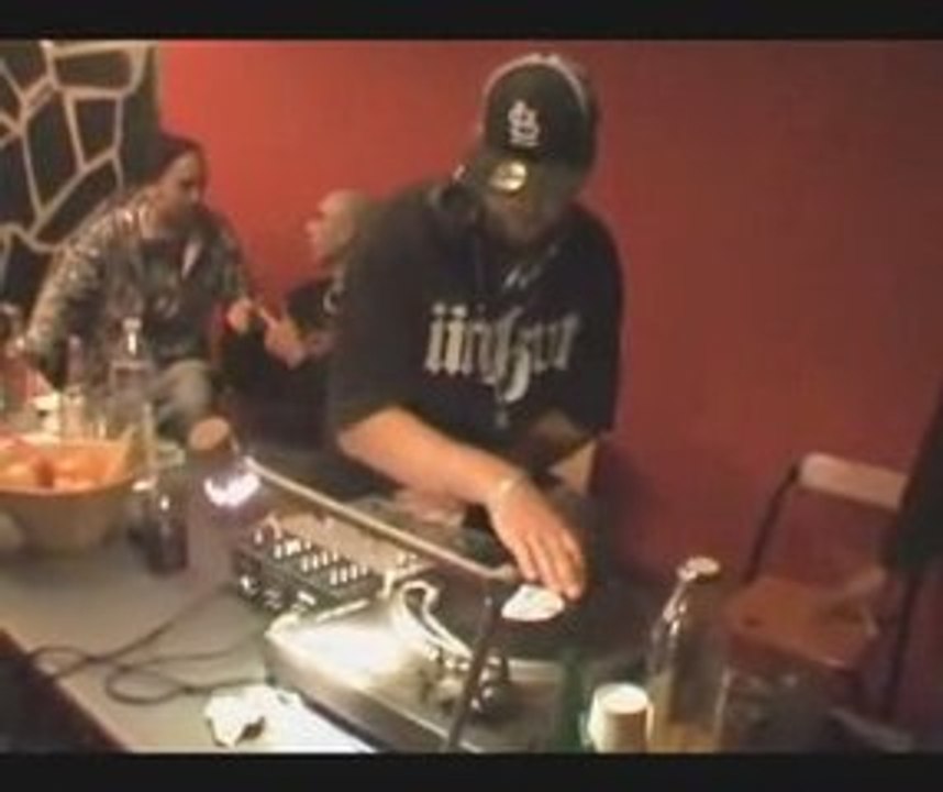 APOCALIPTIK feat AMDYAZ au studio haxo avec dj lord