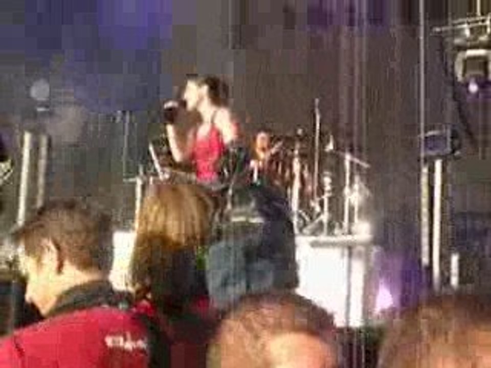 Superbus Addictions live