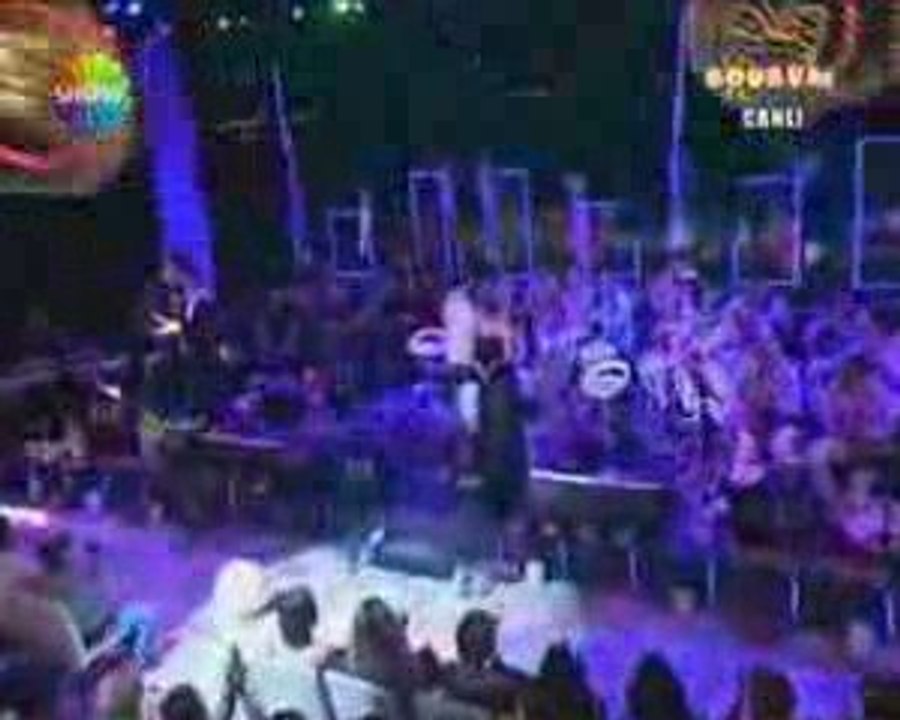 Sibel Can - Bütün Aşklar Alaturkaa