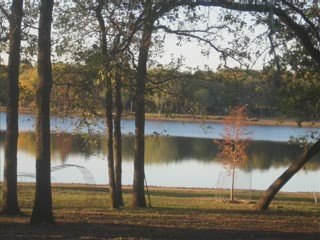 A small lake community in Smithville Texas