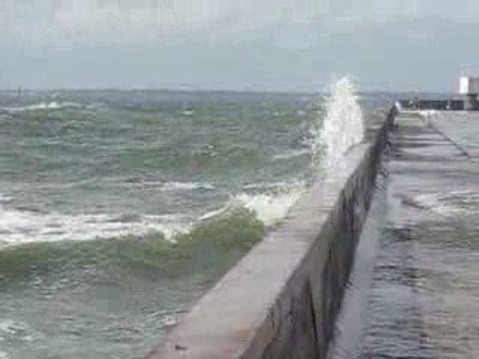 Pointe Saint Gildas : jetée arrosée