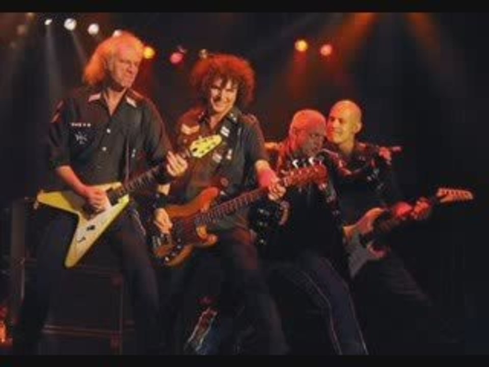 Accept '*Amamos la vida'*