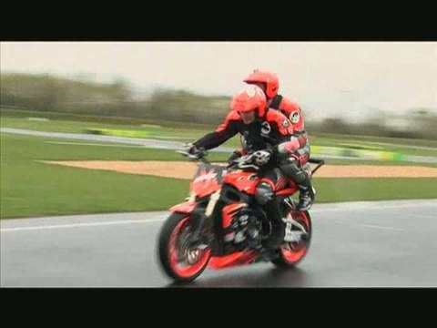 Taig Khris teste le Stunt dans le Taig Show