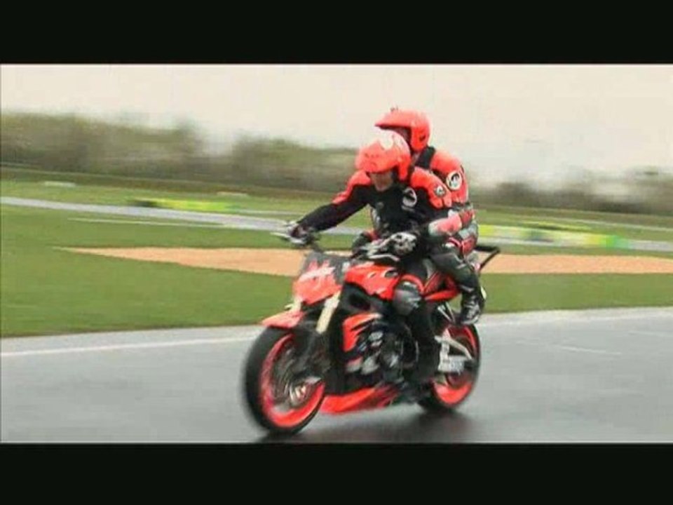 Taig Khris teste le Stunt dans le Taig Show