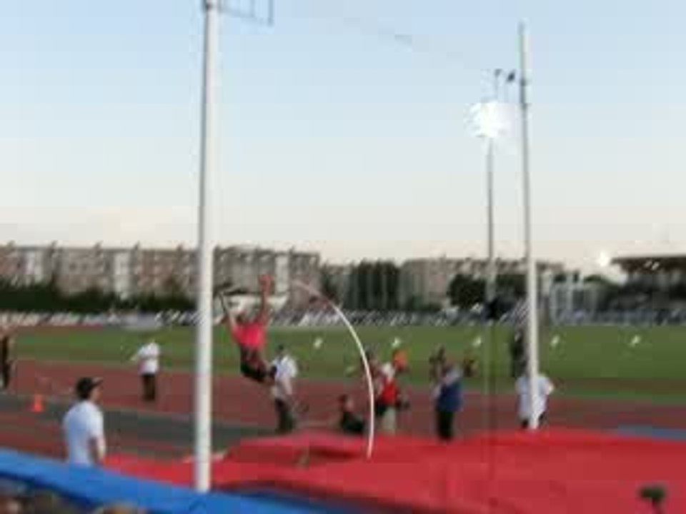 Romain MESNIL - 5m82 XO - Reims 14/07/2009