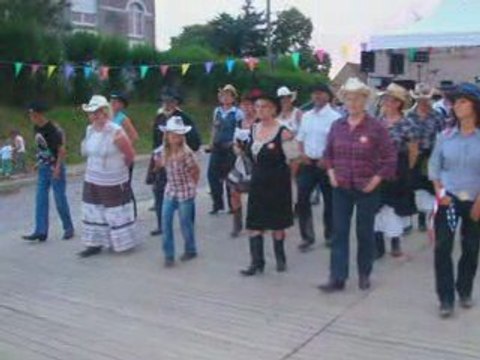 DEMO DE COUNTRY ET INITIATION DE SALSA A LA CAPELLE