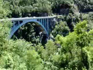saut à l'élastique de la mort qui tue - version longue