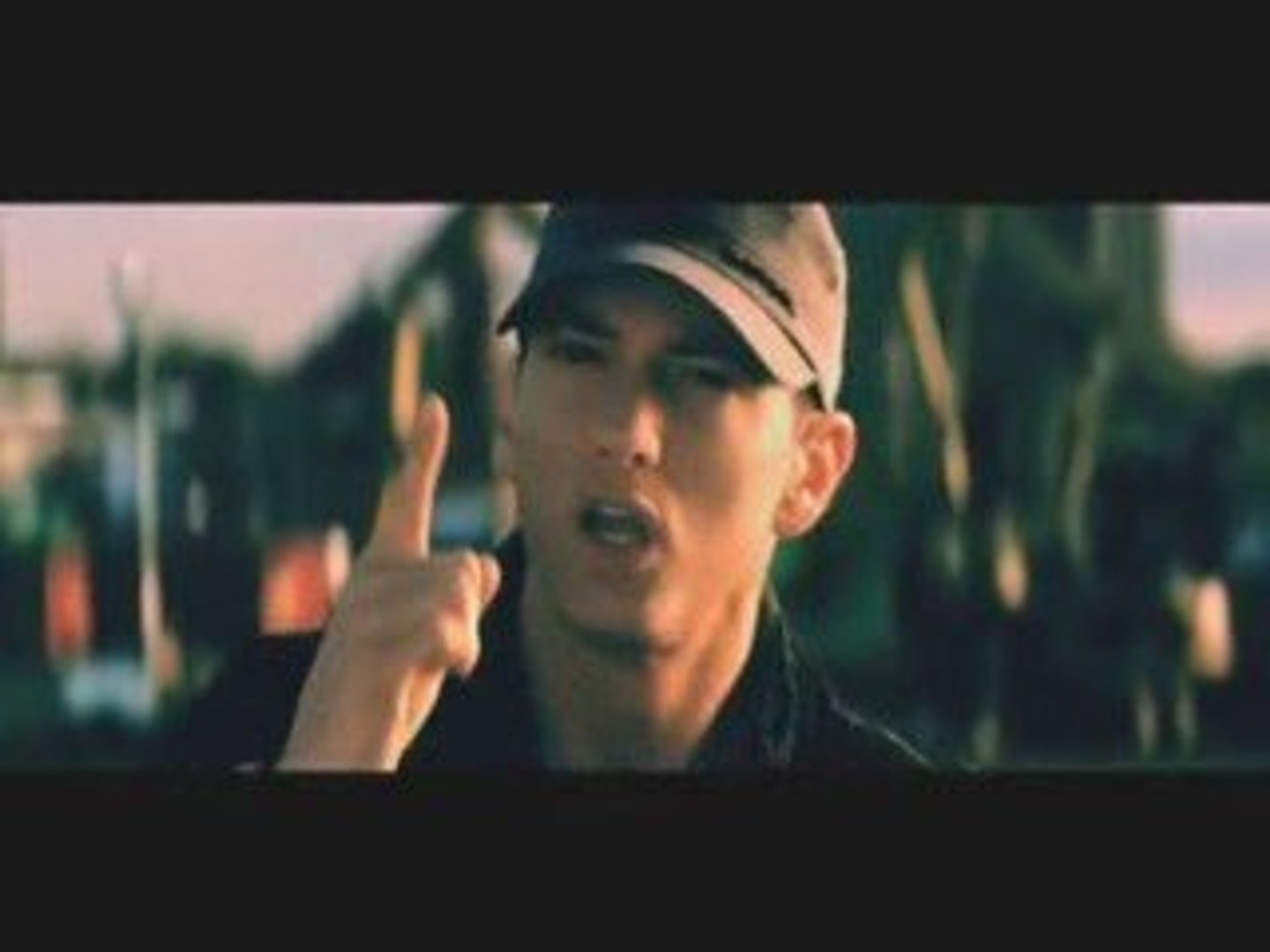 ⁣Eminem - Beautiful (High Quality)