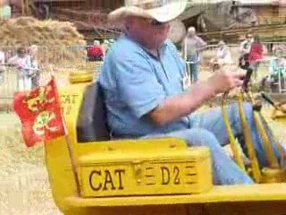 fete des battages thaon 2009 tracteur caterpillar
