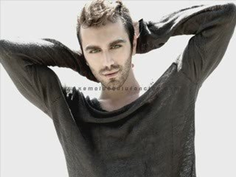 Kemal Doğulu Uzayda Aşk Var