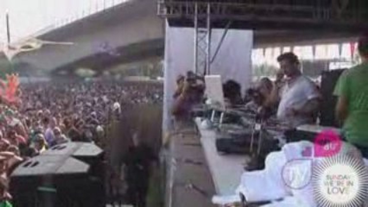 Luciano & Ricardo Villalobos - Love Family Park 2009