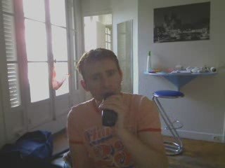 Wiwi égratigne "Poussy"