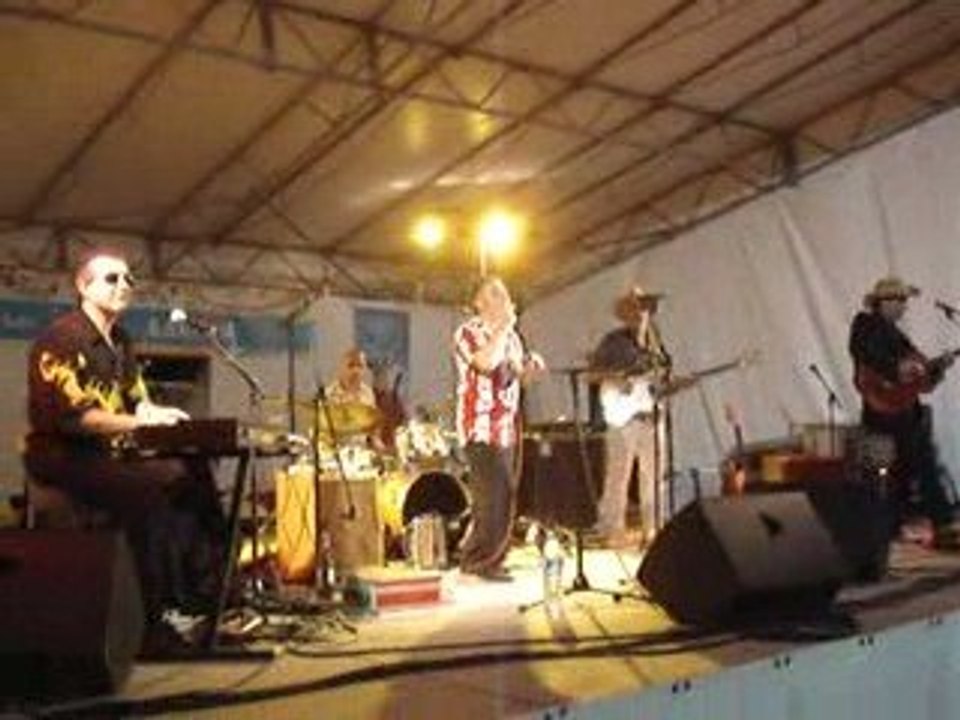 06 - Flyin' Saucers - Gujan Mestras - 09 07 2009