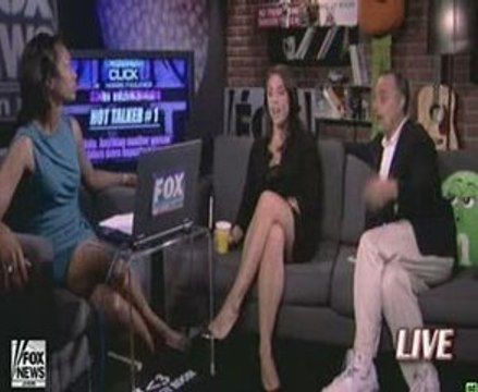 Eric Yaverbaum on the brand new set of the Fox Strategy Room