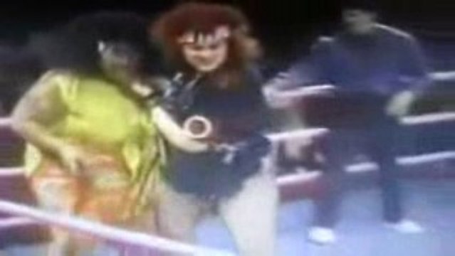 Flag Match- Mount Fiji vs Matilda The Hun (GLOW Wrestling)