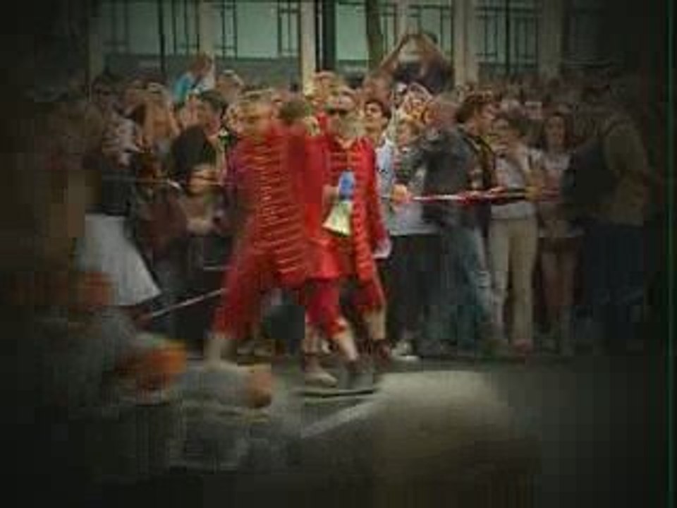 royal de luxe le géant et sa nièce