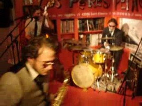 ONCLE STRONGLE aux Pères Peinards