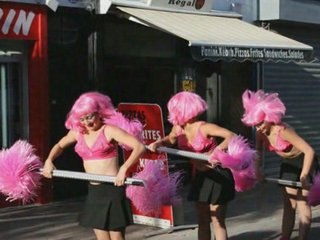 Filles en rose