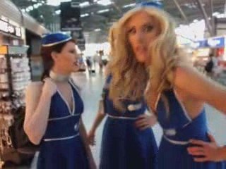 Dragqueen Supergirls incognito on AIr