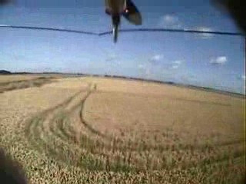 Mkcoptere dans les champs