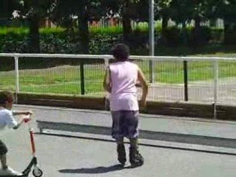 ROLLER SKATE BMX A NANGIS VILLE MEDIEVALE