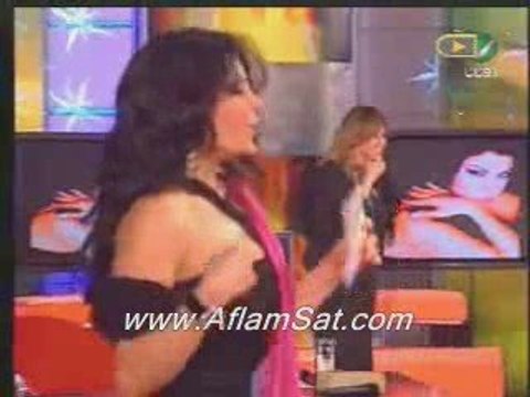 Haifa Wehbe Imite Hala Serhan هيفا وهبي تقلد هالة سرحان