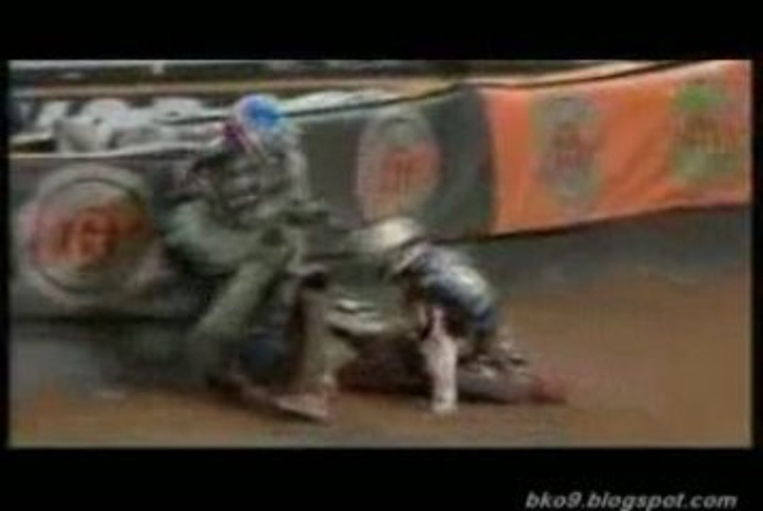 Funny Fight between Scott Nicholls & Emil Sayfutdinov