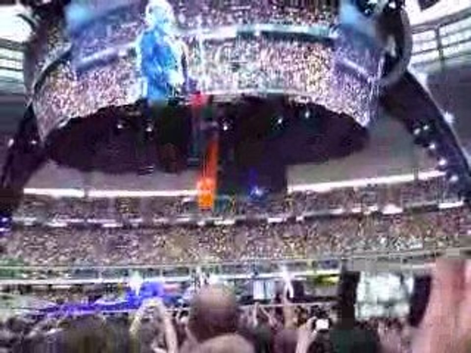 U2 - I STILL HAVEN'T FOUND WHAT I'M LOOKING FOR-