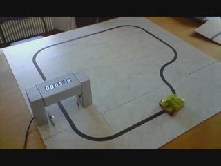 Course de robots utilisant une barrière chronomètre