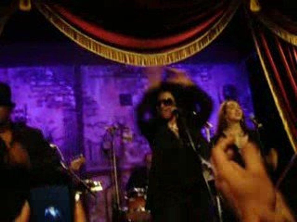 Une reprise par lâam de Michael Jackson au Jamel Comedy Club