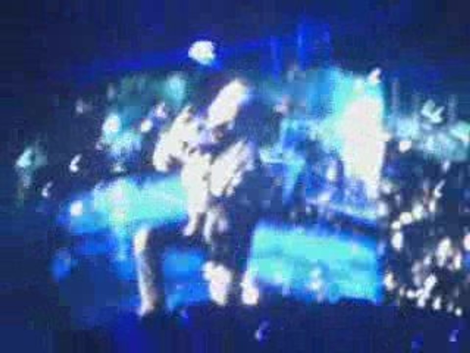 U2 - I’ll Go Crazy If I Don’t Go Crazy Tonight (remix)