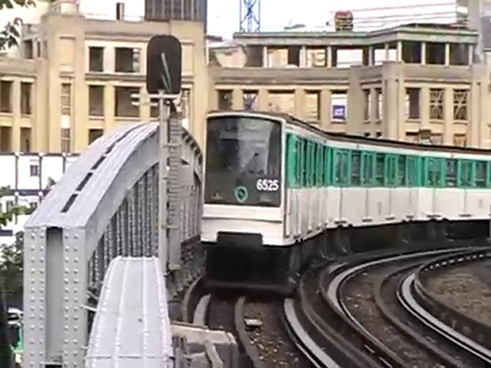 MP73 : Arrivée à la station Sèvres Lecourbe sur la ligne 6 du métro parisien