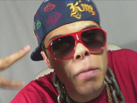 CLASH - K-NISH MORTEL FAIT DU PLACARD