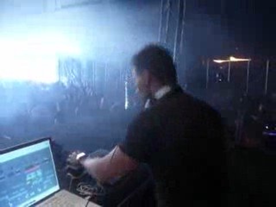 Activator LIVE ft MC Rems - Dance Valley 2009