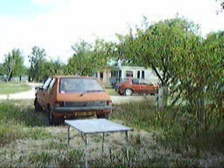 De retour au camping avec le neon guruz